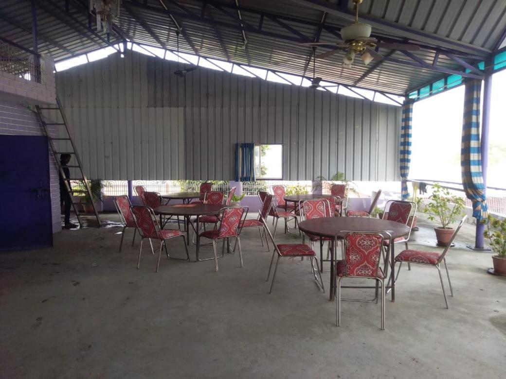 Hotel Srishti Shelter Varanasi Esterno foto