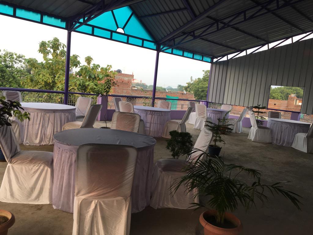Hotel Srishti Shelter Varanasi Esterno foto