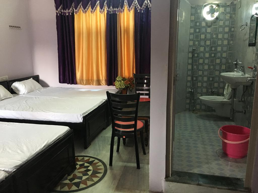 Hotel Srishti Shelter Varanasi Esterno foto