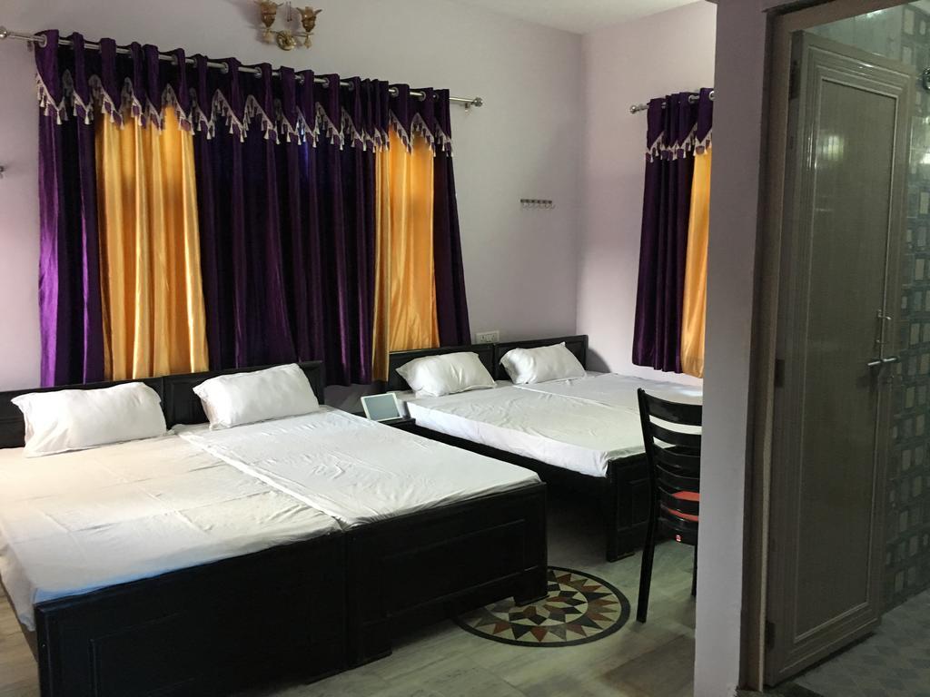 Hotel Srishti Shelter Varanasi Esterno foto