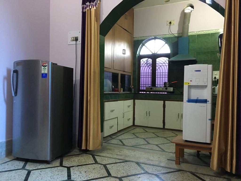 Hotel Srishti Shelter Varanasi Esterno foto
