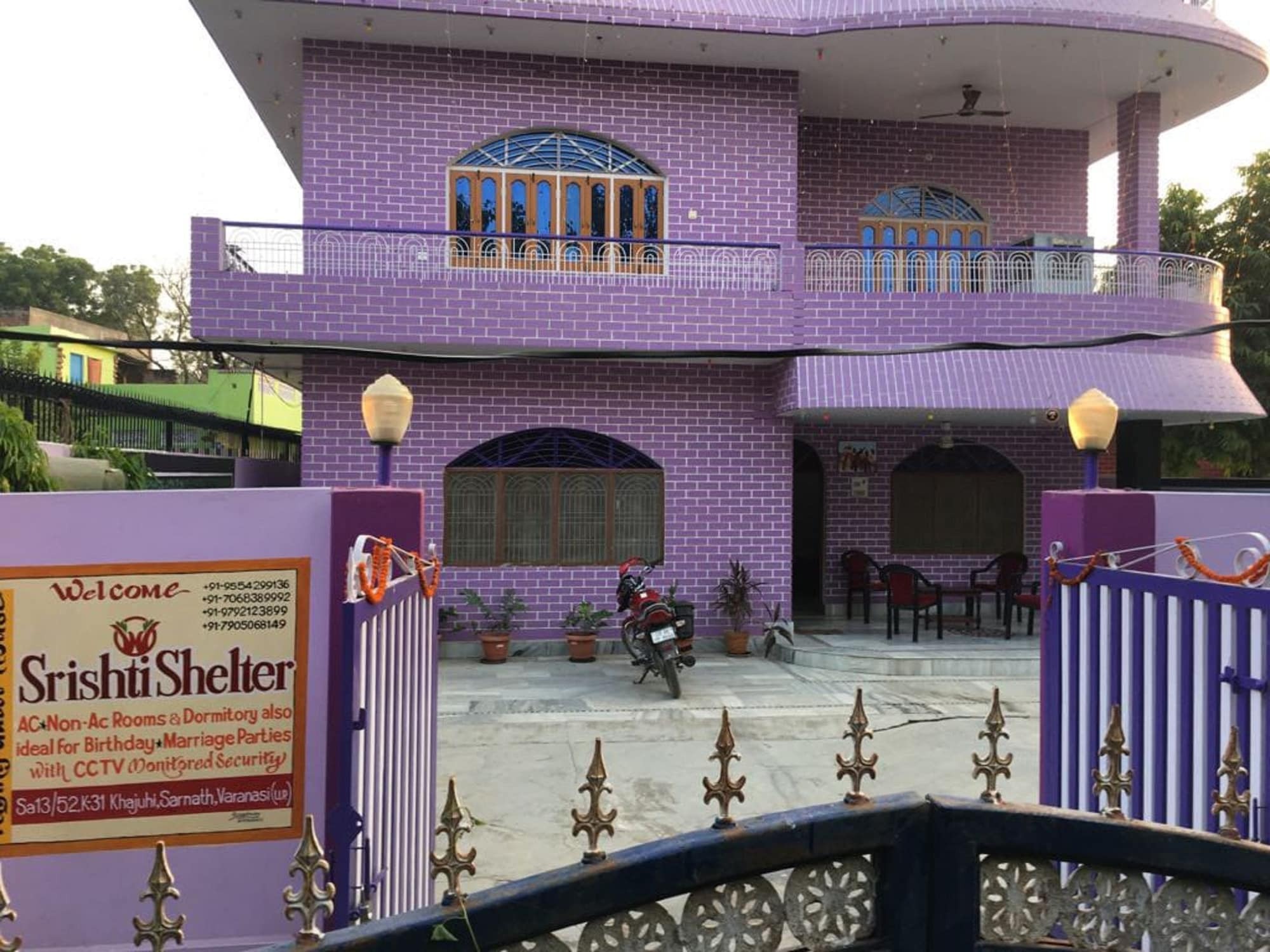 Hotel Srishti Shelter Varanasi Esterno foto