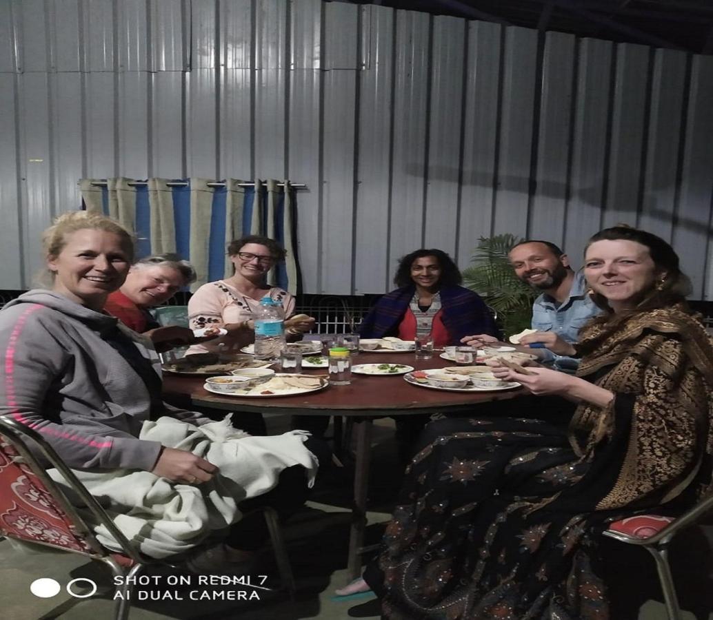 Hotel Srishti Shelter Varanasi Esterno foto